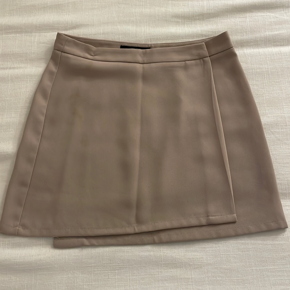 Forever 21 beige skirt